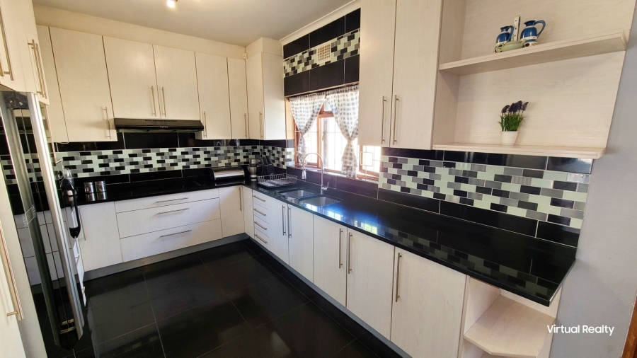 4 Bedroom Property for Sale in Thornton Western Cape